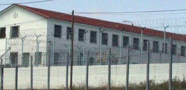 Συμπλοκή 40 κρατούμενων στις φυλακές Βόλου