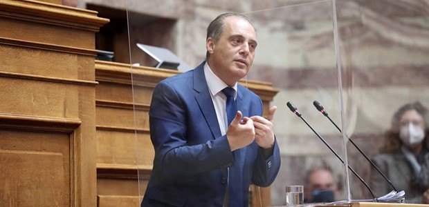 Ο Βελόπουλος «κόβει» τρεις βουλευτές 