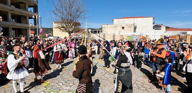 Καρναβαλικό ξεφάντωμα απ΄τα παλιά στο Μουζάκι 