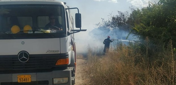 Με οχήματα και προσωπικό στην αντιμετώπιση των πυρκαγιών