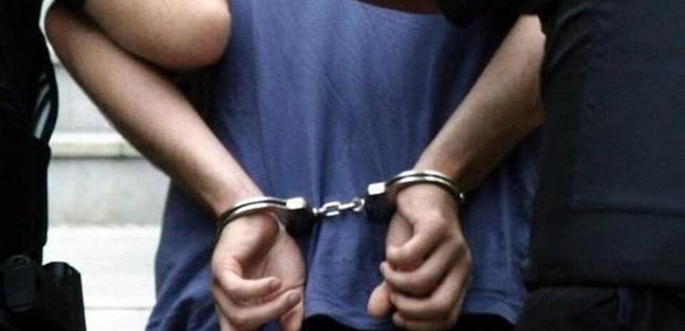 Συνελήφθη για ναρκωτικά και ληστεία περιπτέρου 
