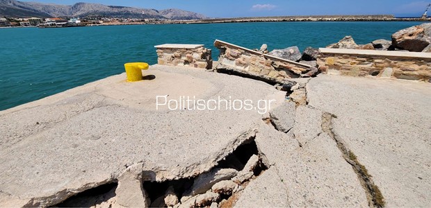Χίος: Επιβατικό πλοίο προσέκρουσε στο λιμάνι 