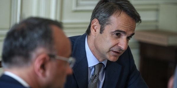 "Φρένο" στις χρεώσεις στα ΑΤΜ θέλει ο Μητσοτάκης 