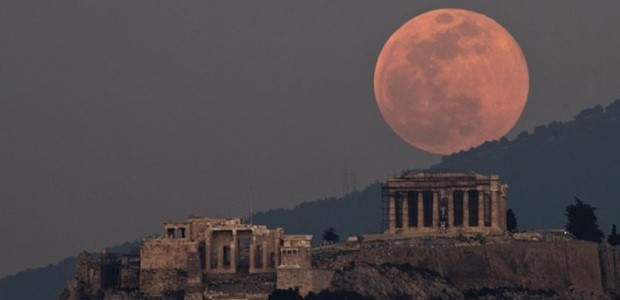 Το βράδυ στον ουρανό το εντυπωσιακό «Φεγγάρι της Φράουλας»