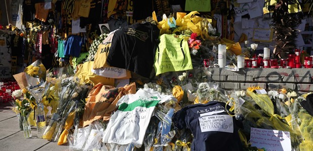 Προπηλάκισαν τους συλληφθέντες - Ποιον «δείχνουν» ως δράστη