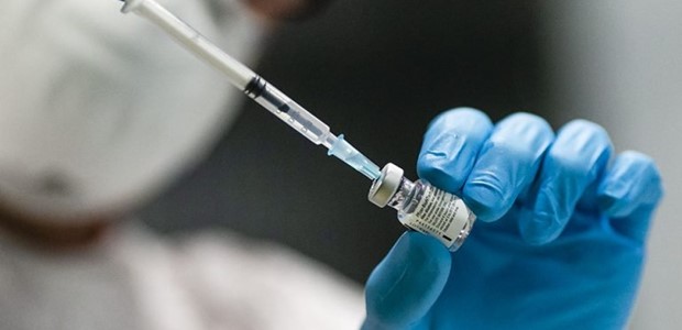 Μετ’ εμποδίων η επιχείρηση εμβολιασμού