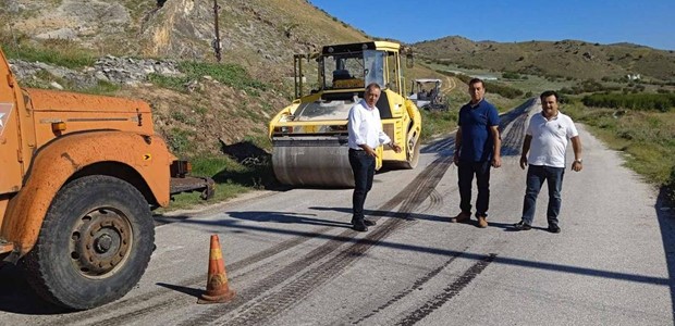 Ασφαλτοστρώσεις στο παράπλευρο δίκτυο Τρικάλων - Λάρισας 