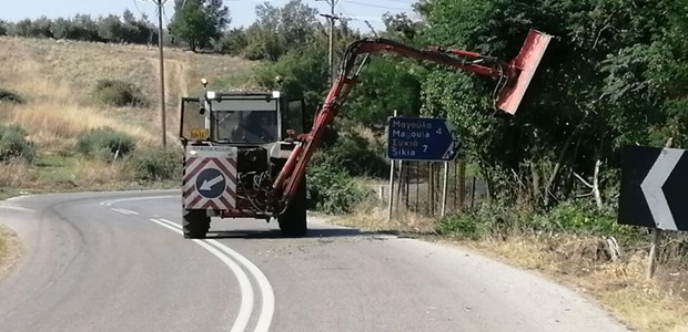 Καθαρό από χόρτα το οδικό δίκτυο στην Π.Ε. Λάρισας (video)