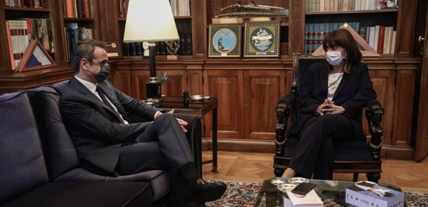 Απάντηση στους αντιεμβολιαστές με άρθρο του Συντάγματος 