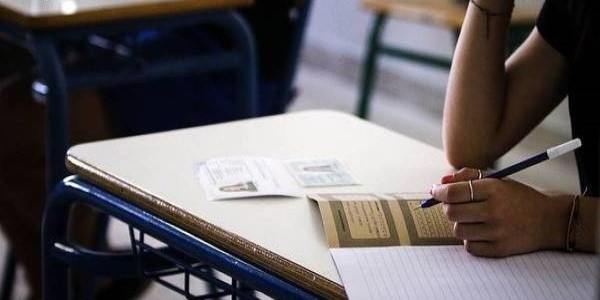 Επίδομα 350 ευρώ σε μαθητές που θα δώσουν Πανελλαδικές 