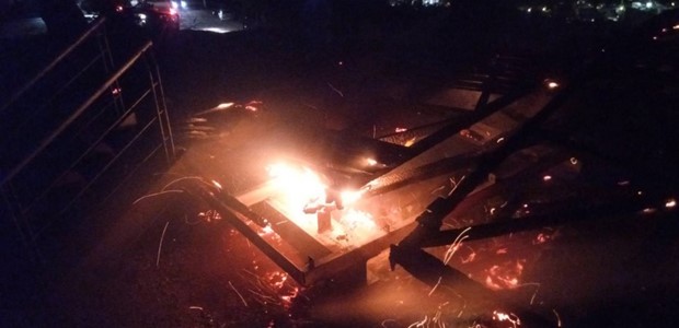 Εμπρηστές πυρπόλησαν πυροφυλάκιο σε άλσος