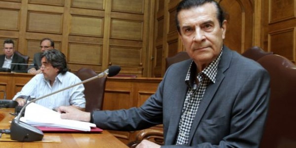 Πέθανε ο Τάσος Κουράκης 