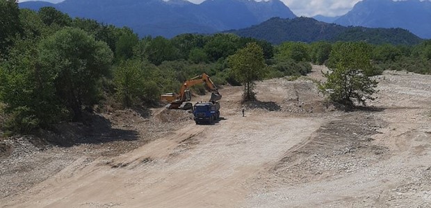 Αυθαίρετες αμμοληψίες στον Πάμισο Ποταμό