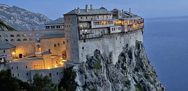 Άγιον Όρος: Αυτοπυρπολήθηκε 40χρονος αστυνομικός