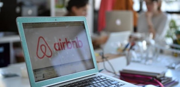 Αγοράζουν ακίνητα για να γίνουν Airbnb