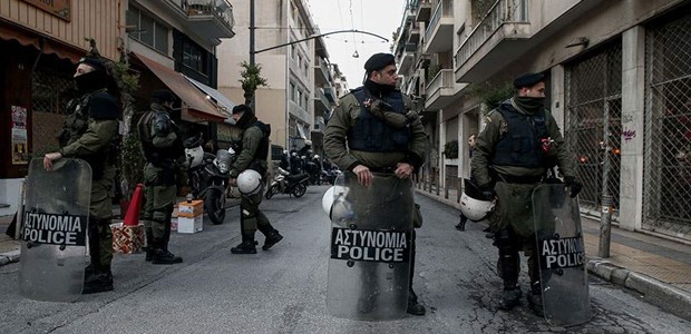 Αστυνομική επιχείρηση σε υπό κατάληψη κτίρια 
