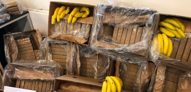Έκρυβε κοκαΐνη σε… μπανανόκουτες