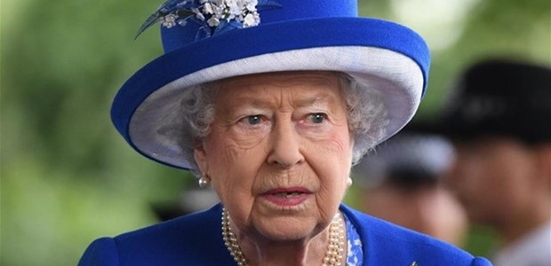 Ενέκρινε την αναστολή του Κοινοβουλίου η βασίλισσα