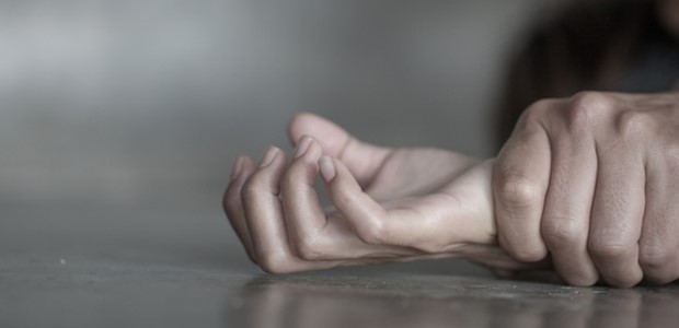 Ομαδικό βιασμό από τέσσερα άτομα καταγγέλλει νεαρή 