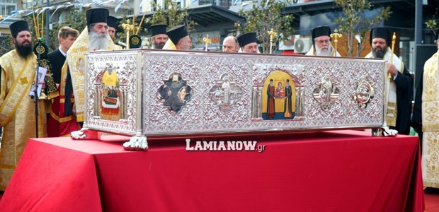 Πλήθος πιστών υποδέχθηκε το σκήνωμα του Οσίου Βησσαρίωνα