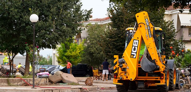 Απομακρύνονται ογκώδη στις Εργατικές Γιάννουλης