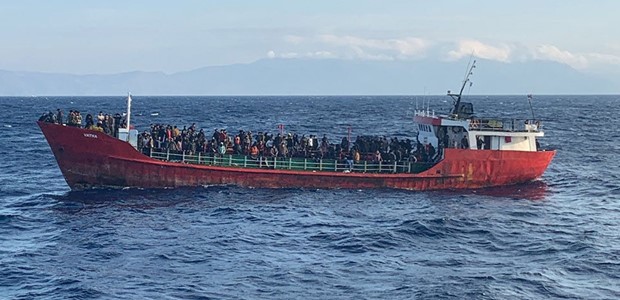 Στα Δωδεκάνησα το πλοίο με τους 450 μετανάστες