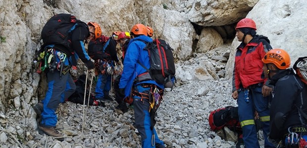 H 8η ΕΜΑΚ στην επιχείρηση ανάσυρσης νεκρού ορειβάτη