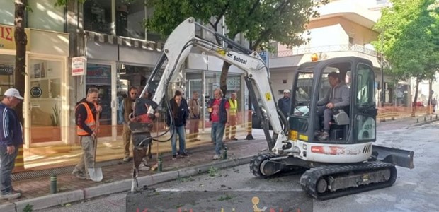 Άρχισαν οι εργασίες ασφαλτόστρωσης της οδού Μπλατσούκα