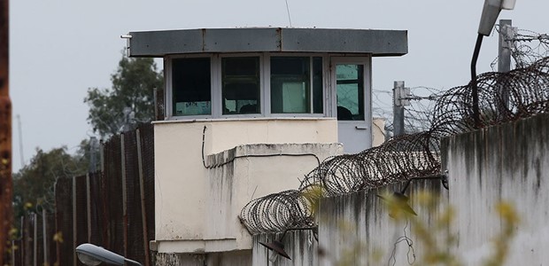Έφοδος σε κελιά Αλβανών βαρυποινιτών