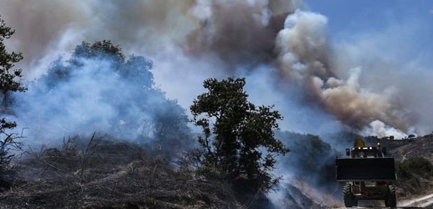 Φωτιά στην Κρήτη: Καίγεται το δάσος της Κέρης 