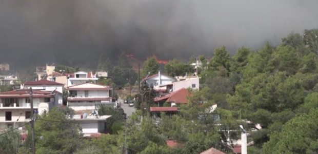 Καίγονται τα πρώτα σπίτια στην Αγ. Παρασκευή