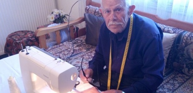 90χρονος ράφτης ράβει μάσκες και μάχεται τον κορωνοϊό