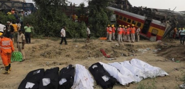 Τουλάχιστον 10 νεκροί από σύγκρουση δύο τρένων