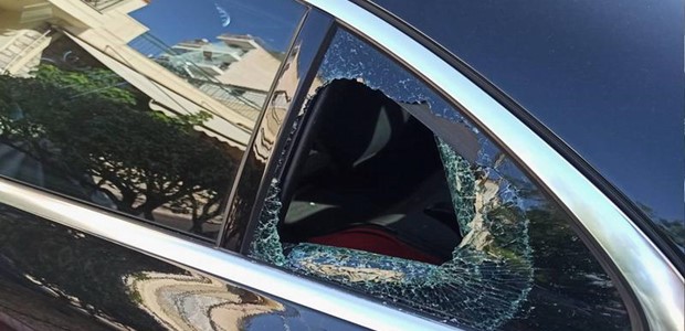 Λάρισα: Έσπασαν κλειδαριές, "ρήμαξαν" αυτοκίνητα