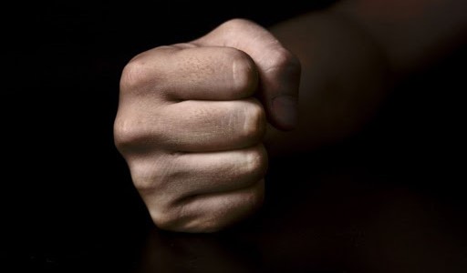 Έπεσε ξύλο σε συναυλία πολύ γνωστού λαϊκού καλλιτέχνη