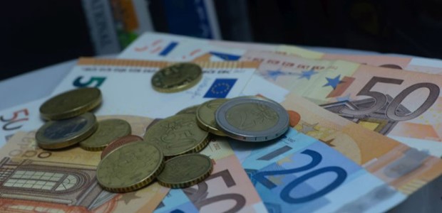 "Μπόνους" 300 ευρώ για άνεργους