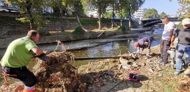 Επισκευές στα φωτιστικά του Ληθαίου ποταμού (φωτο)