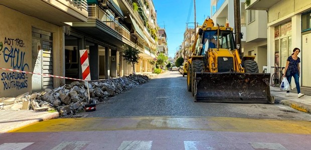 Νέα πεζοδρόμια στην οδό Μαυροκορδάτου