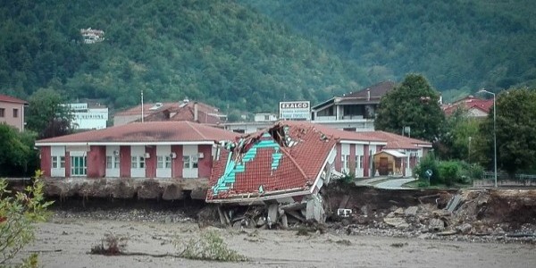 Μουζάκι: Έκκληση για τρόφιμα και φάρμακα  