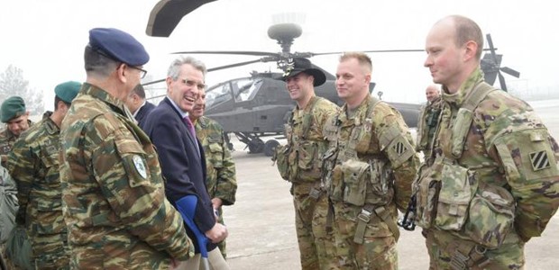 Ελικόπτερα απάτσι των ΗΠΑ φεύγουν από Βόλο για Πολωνία