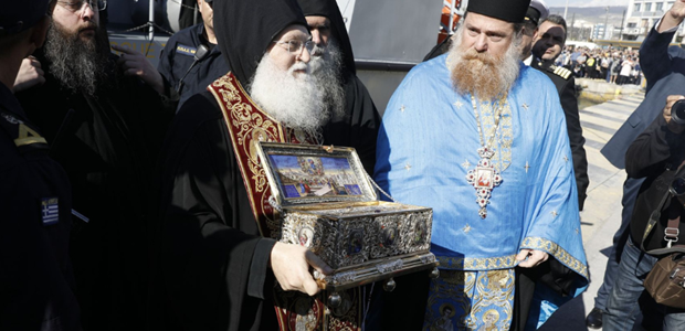 Πειραιάς: Υποδέχθηκε την Αγία Ζώνη με τιμές αρχηγού κράτους 