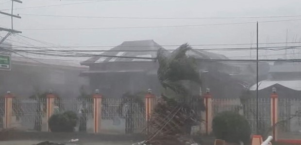 Τουλάχιστον 72 νεκροί από την τροπική καταιγίδα Νάλγκε