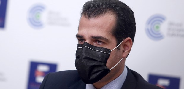 Nέα μέτρα: Στις 17.30 οι ανακοινώσεις Πλεύρη