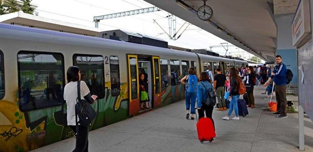 Μειωμένο εισιτήριο στον προαστιακό για εργαζόμενους 