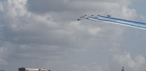 Rafale "ζωγράφισαν" τα ελληνικά χρώματα