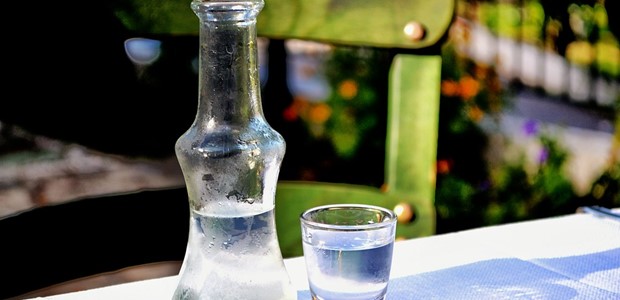 Στο Νοσοκομείο 18χρονη που ήπιε πολύ τσίπουρο!