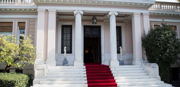 Ο ανασχηματισμός και οι επόμενες κάλπες
