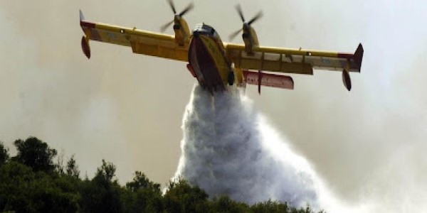 Φωτιά στη Σταμάτα: Εκτός ελέγχου τα πύρινα μέτωπα 