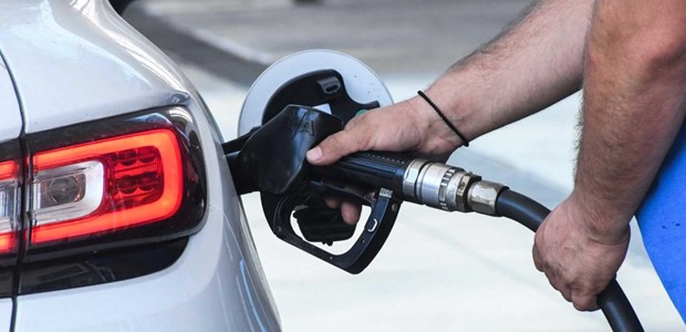 900.000 δικαιούχοι θα λάβουν χρήματα για το επίδομα βενζίνης