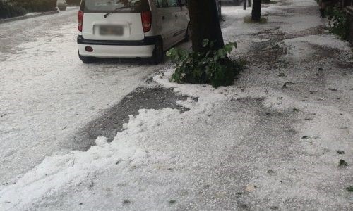 Σφοδρή καταιγίδα με χαλάζι στο κέντρο των Ιωαννίνων (video)